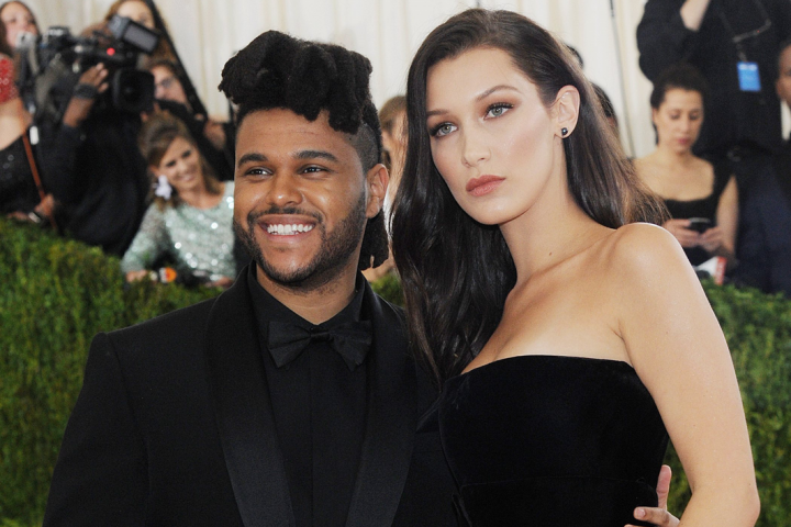 LOVE IS NOT DEAD: Bella Hadid en The Weeknd kussend gespot in Cannes