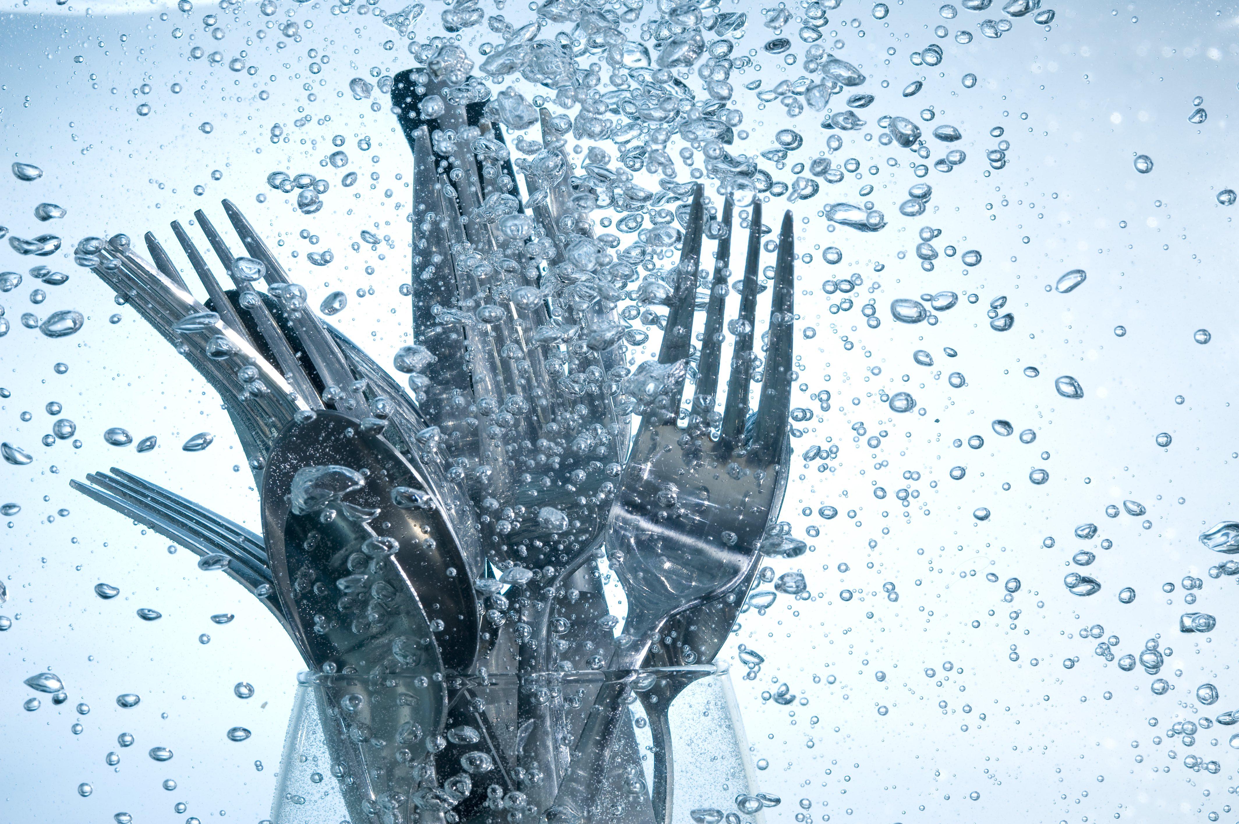 Zo plaats je bestek juist in de vaatwasser - Libelle Lekker