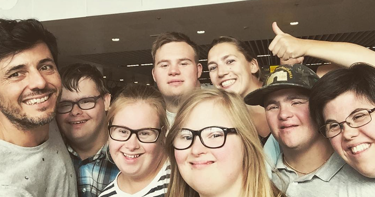 'Down The Road 2' Dieter Coppens vertrekt met nieuwe groep jongeren op roadtrip