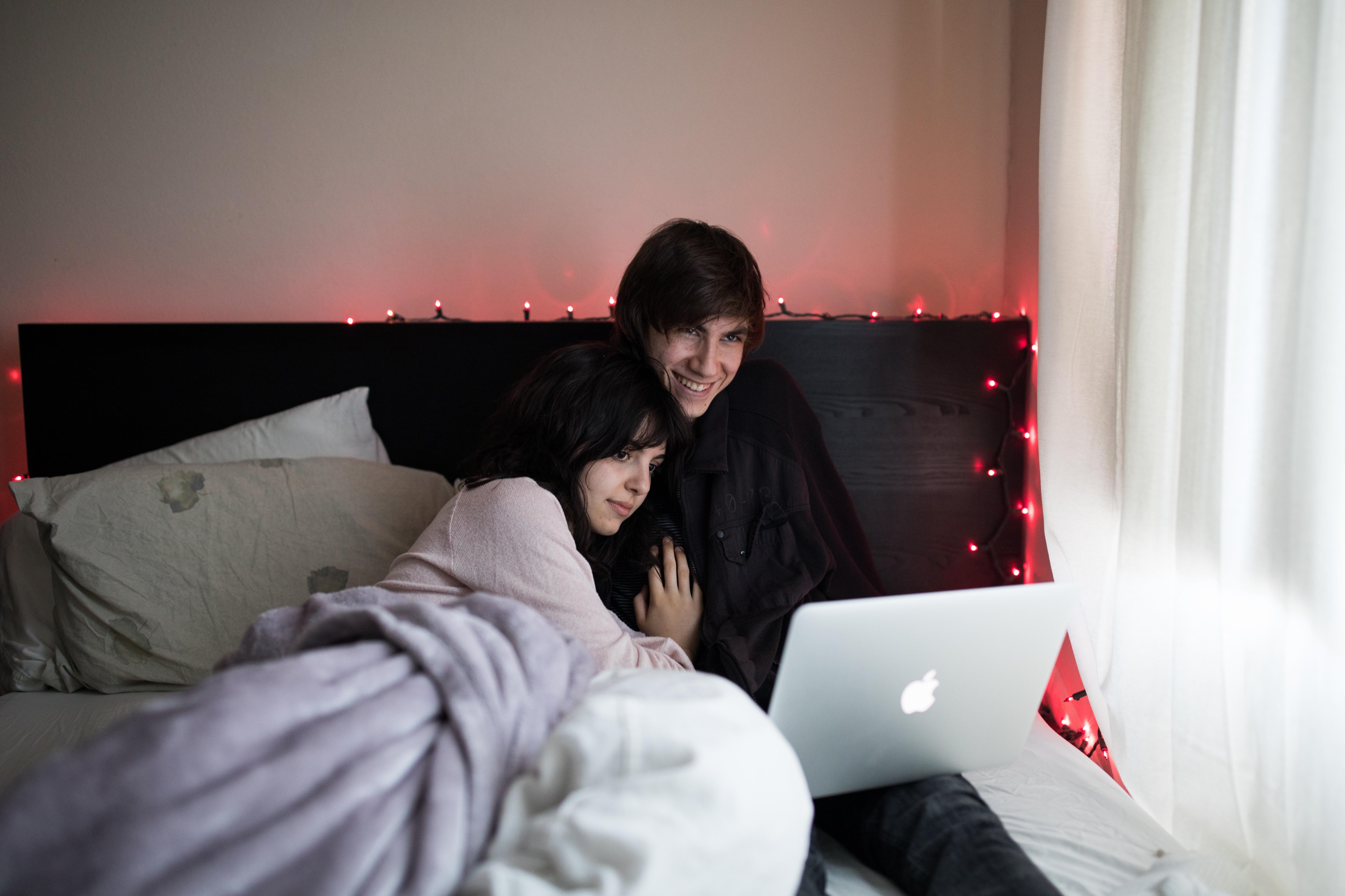 Serie A Regarder En Couple Sur Netflix FAUT QU'ON REGARDE: "En Bref", la série de documentaires courts sur Netflix