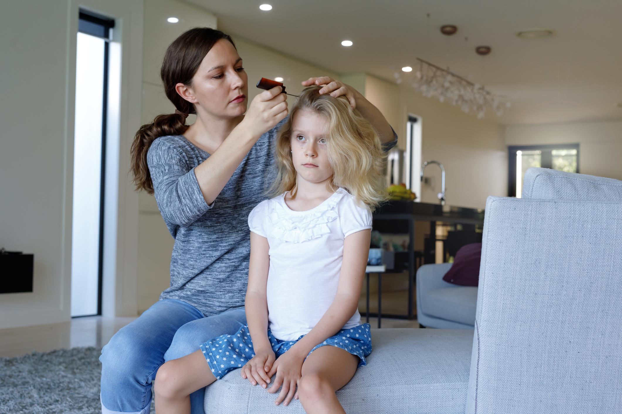 Mon Enfant A Attrape Des Poux Que Faire Femmes D Aujourd Hui Mamans