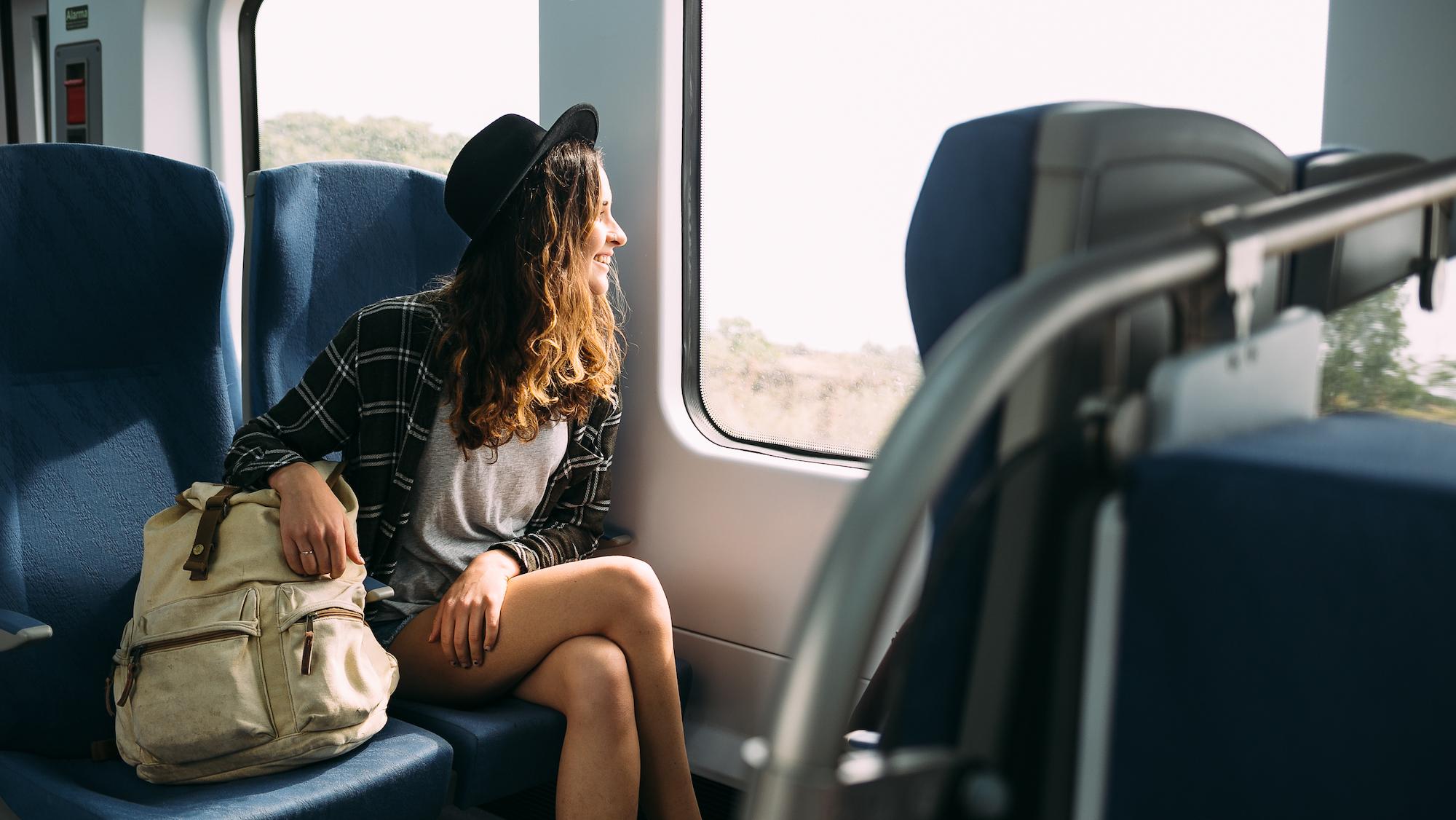 Accusés de manspreading, les hommes se vengent en dénonçant le womancrossing