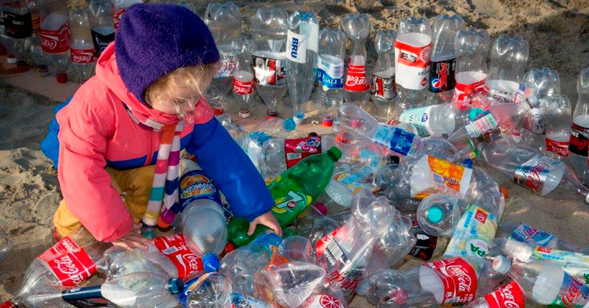 Plasticvrij, please walvis sterft door 40 kilogram plastic in maag