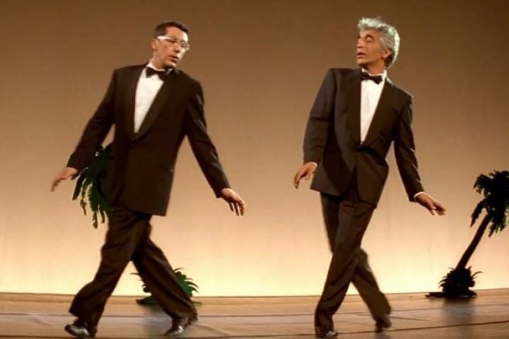 La Cité De La Peur Juste Un Doigt VIDÉO: Alain Chabat et Gérard Darmon ont dansé une Carioca surprise au