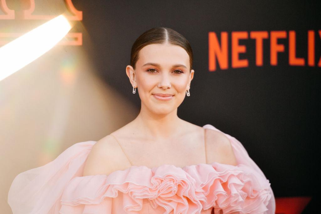 Quand Millie Bobby Brown Vient à Paris 2022 Millie Bobby Brown lance sa marque de cosmétiques vegan