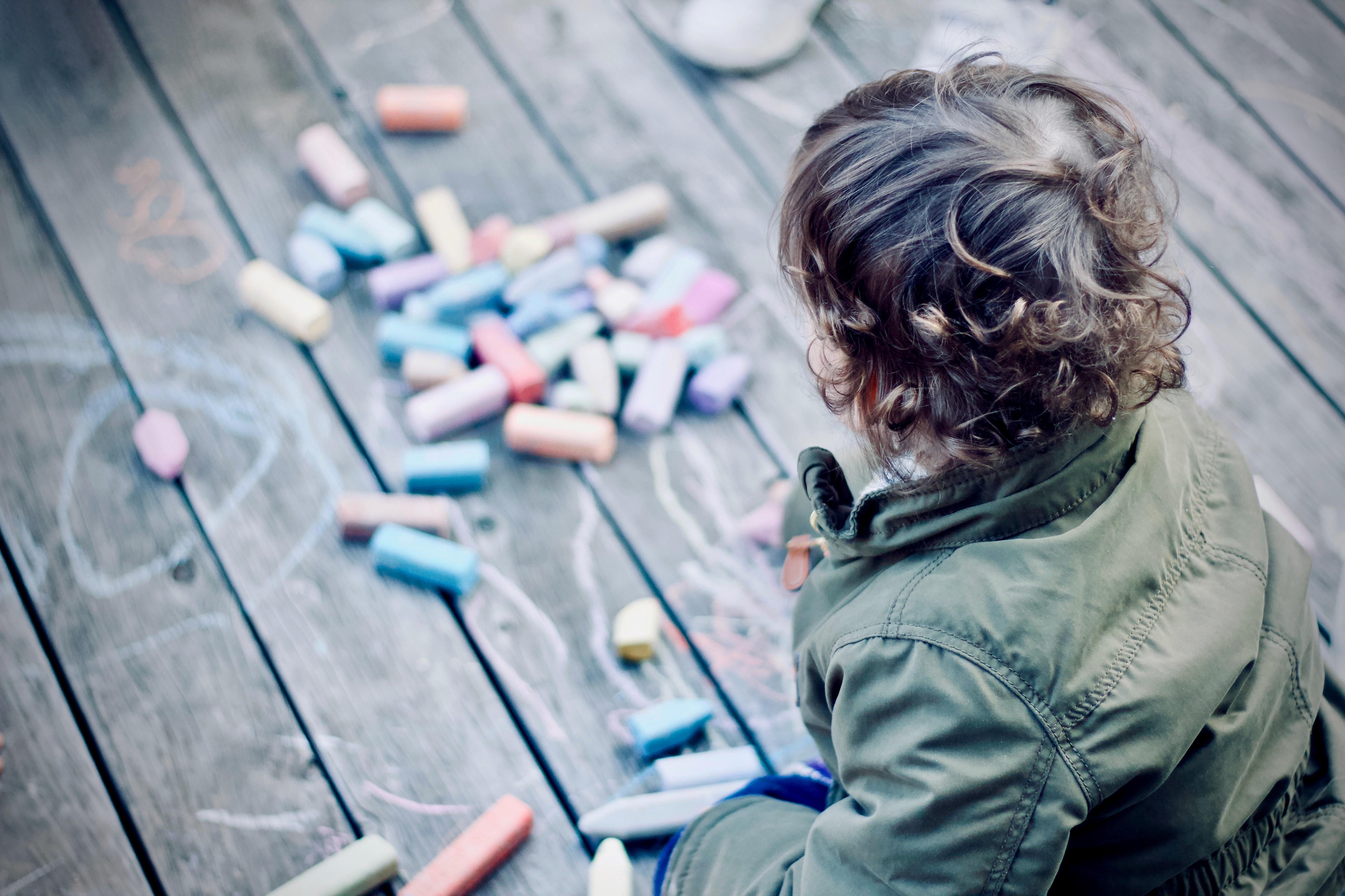 A Partir De Quel Age Bebe Commence T Il A Dessiner Femmes D Aujourd Hui Mamans