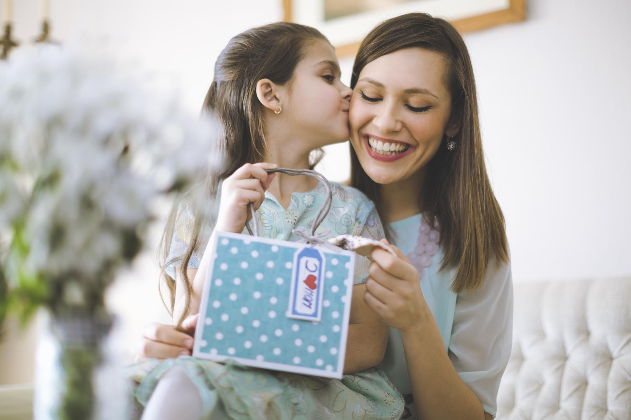 15 Idees De Bricolages A Faire Avec Des Tout Petits Pour La Fete Des Meres Femmes D Aujourd Hui Mamans