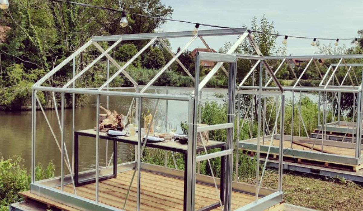 Greenhouses, le nouveau resto éphémère dans des petites serres au bord
