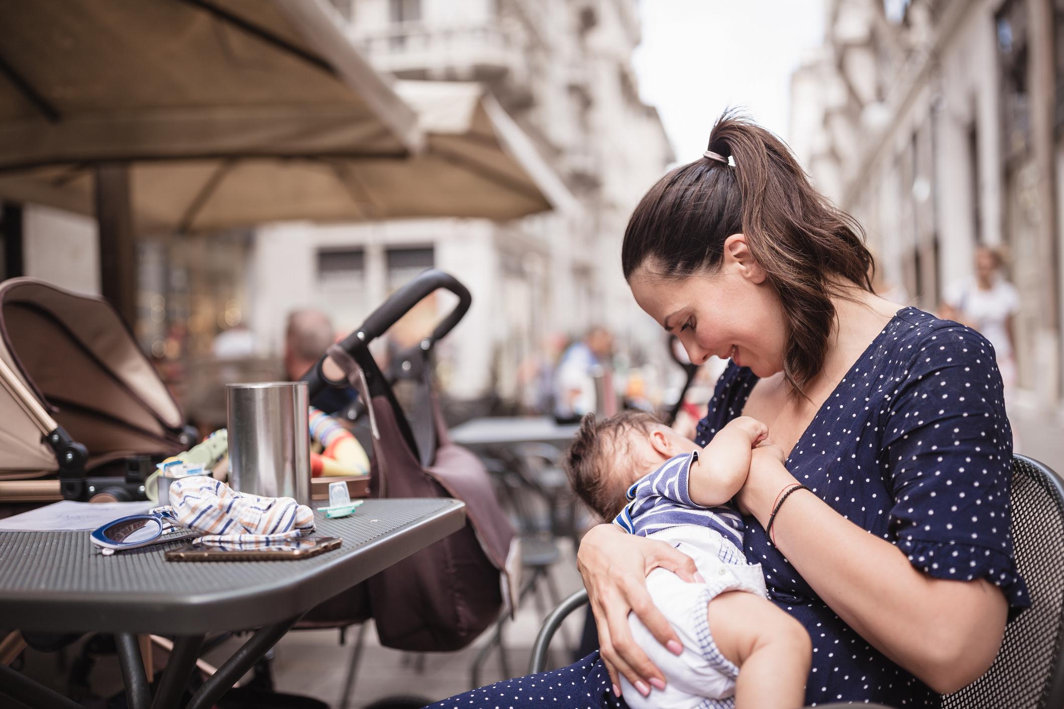 Nouveau Ne Qu Est Ce Que L Alimentation A La Demande Femmes D Aujourd Hui Mamans