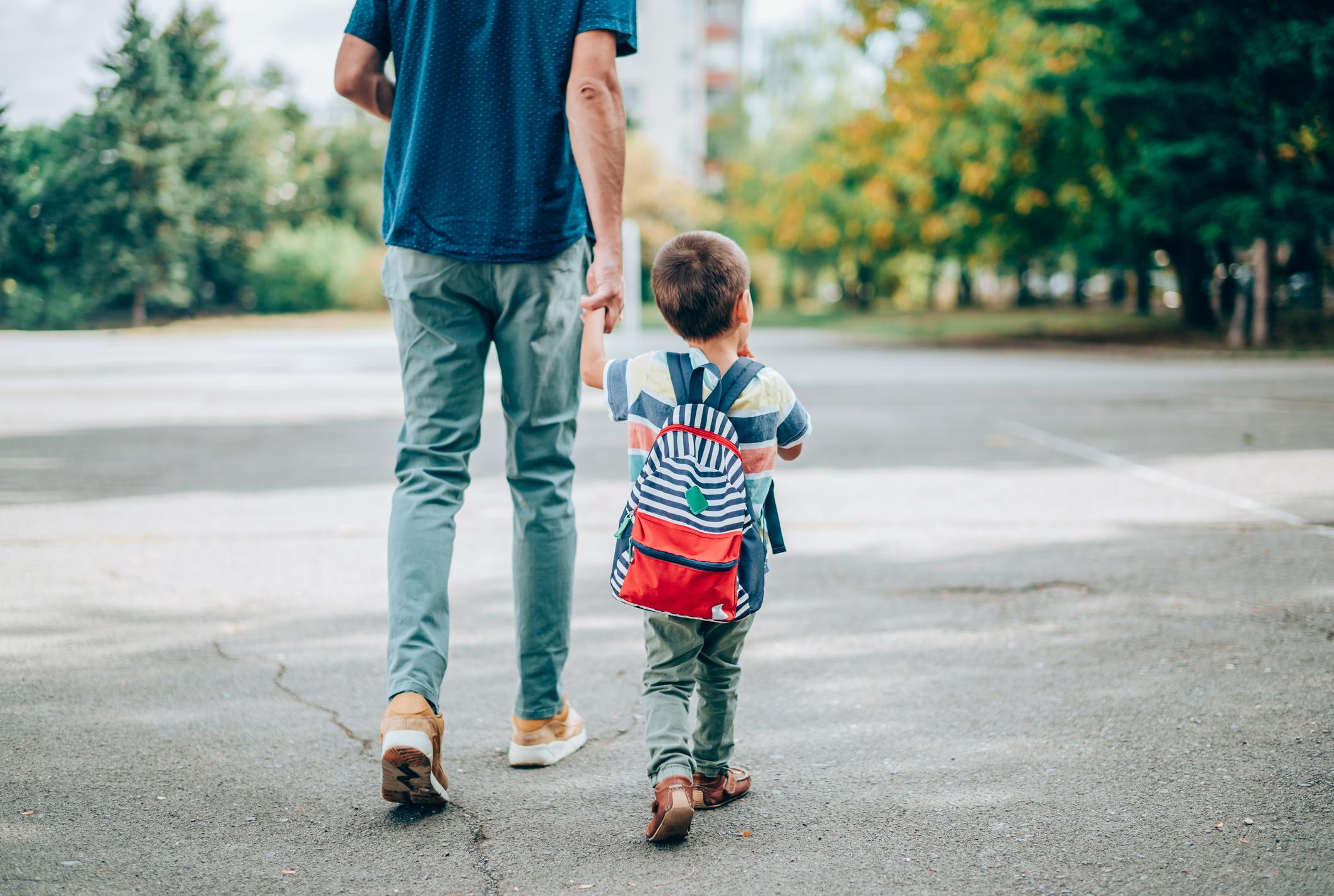 Comment bien préparer son enfant à sa première rentrée à l'école?