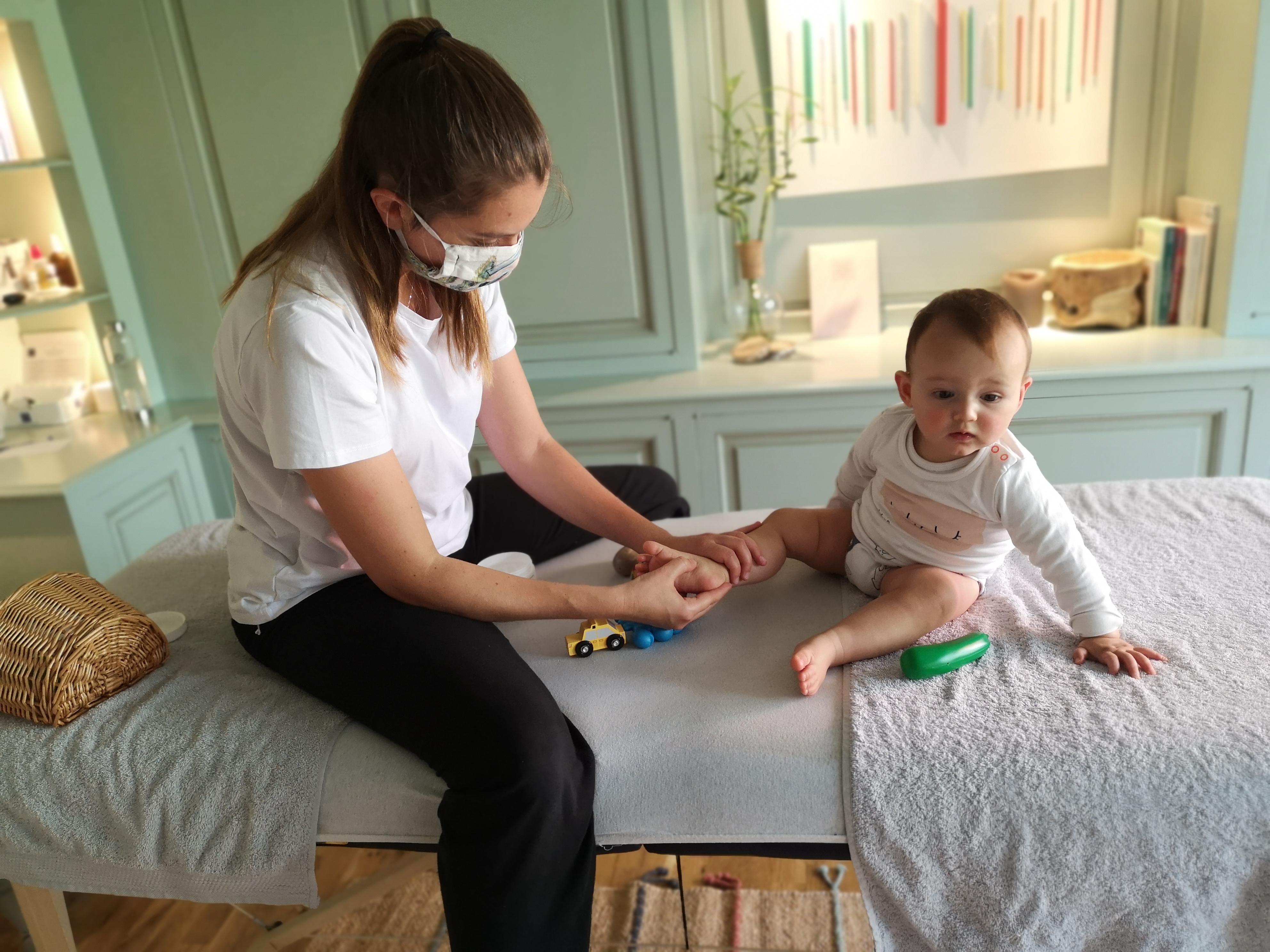 Teste Pour Vous Une Seance De Reflexologie Plantaire Pour Bebe