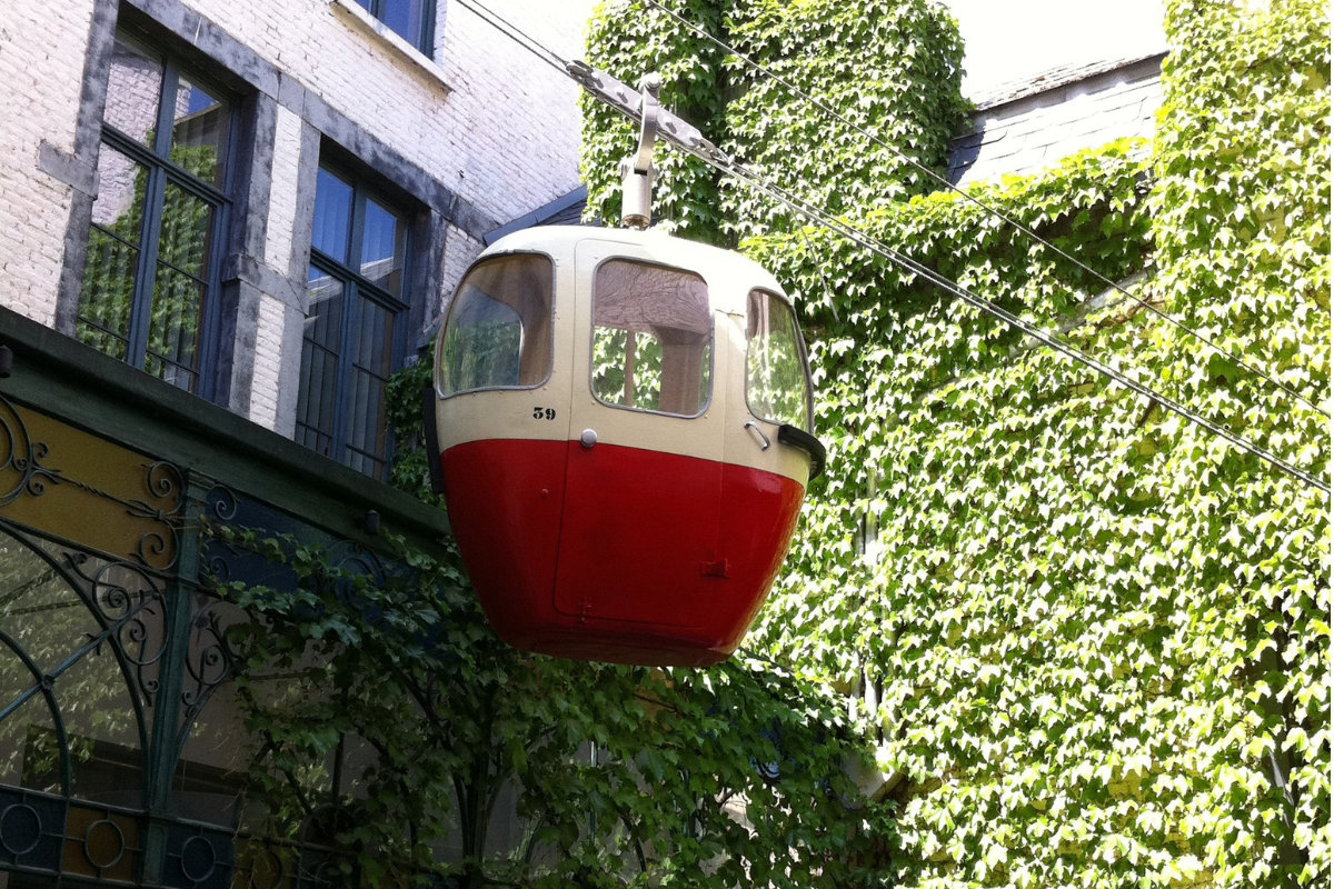 INSOLITE où trouver la cabine de téléphérique de Namur?