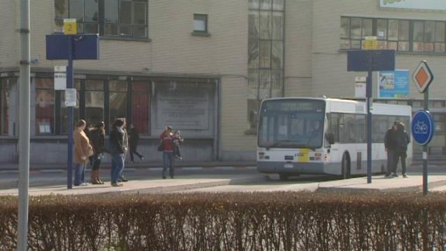 Besparingen bij De Lijn : vooral bel- en streekbussen verdwijnen