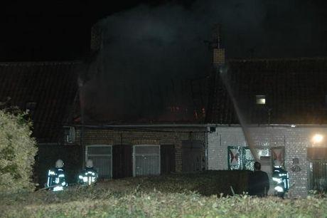 Brand legt vakantiehuisje in Vinkem in de as