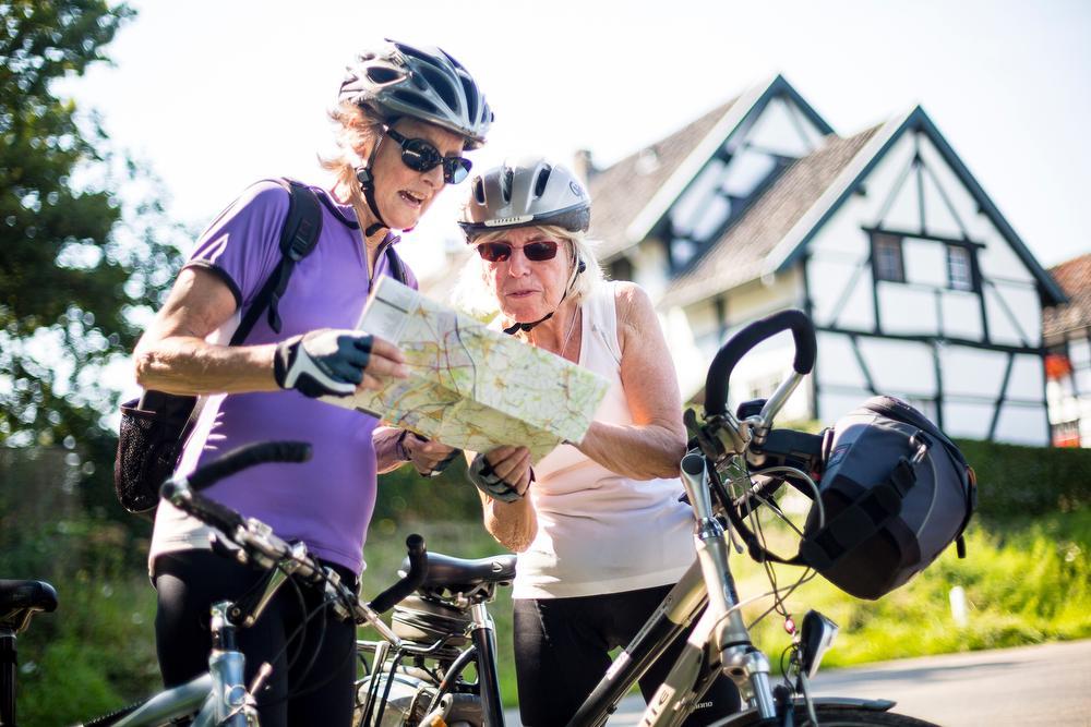 De pittige routes in Het Heuvelland vormen een ware uitdaging, zelfs voor geoefende fietsers.