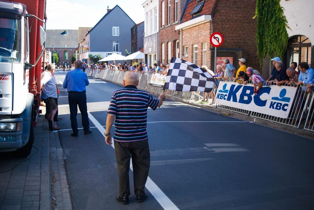 Niels Vandyck en Christophe Van Cauwenberghe komen in de verte aangesprint ©SD