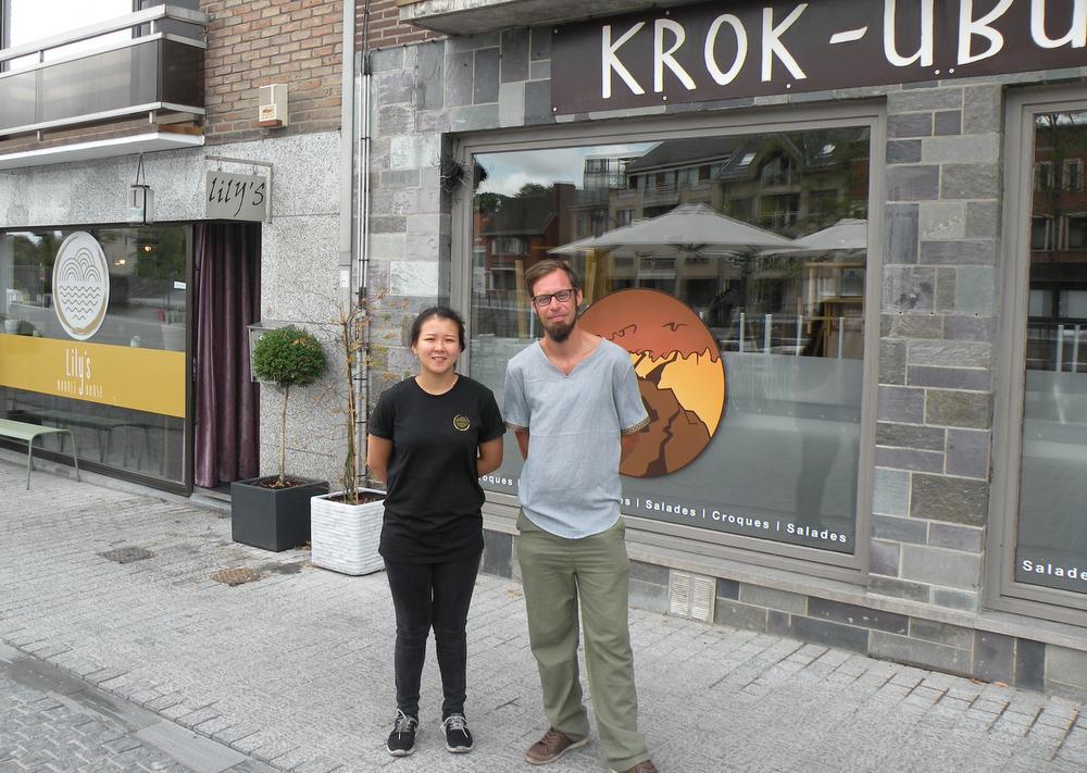 Lily Huynh van Lily's Noodle House en Stijn Defoort van Krok-Ubuntu hebben alletwee hun eigen mening over hoe ze hun zaak op Kortrijk Koerse zo rendabel mogelijk kunnen uitbaten.