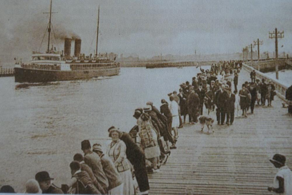 Ook na de Tweede Wereldoorlog was het Westerstaketsel de favoriete wandelbestemming voor Oostendenaar en toerist.