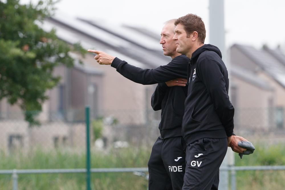 Van der Elst en Gert Verheyen samen bij KV Oostende. Verheyen stapte op, maar bedankte later voor de job van T2 bij 'zijn' Club Brugge.