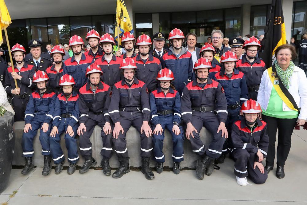 Dit jaar in mei vierde de Torhoutse jeugdbrandweer zijn zilveren jubileumfeest. Achteraan en rechtsboven op de verjaardagsfoto (met kepie) pionier Ludo Vandenweghe.