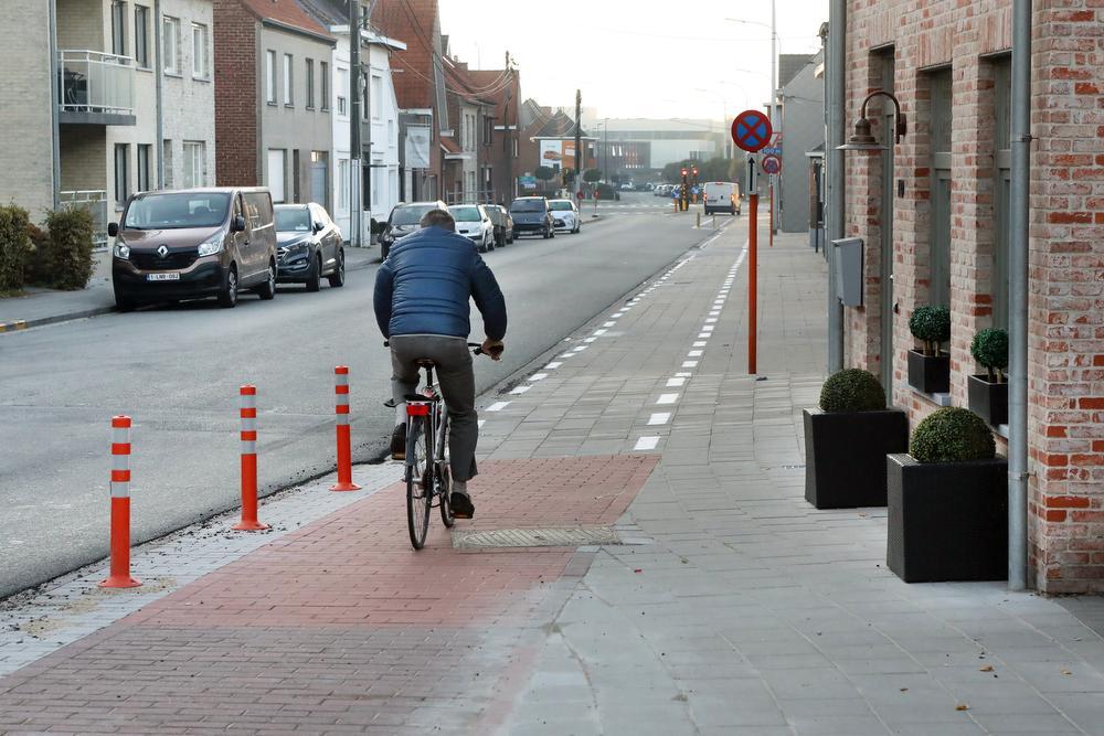Het her aan te leggen deel van de Aartrijkestraat tussen de Industrielaan en de Noordlaan wordt, zeker vanuit de richting Aartrijke, voorbehouden voor fietsers en lokaal verkeer.