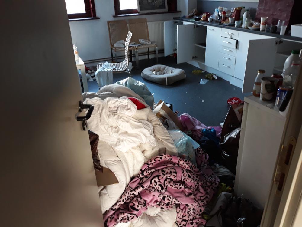 Huurders maken puinhoop van appartement in Brugse Langestraat