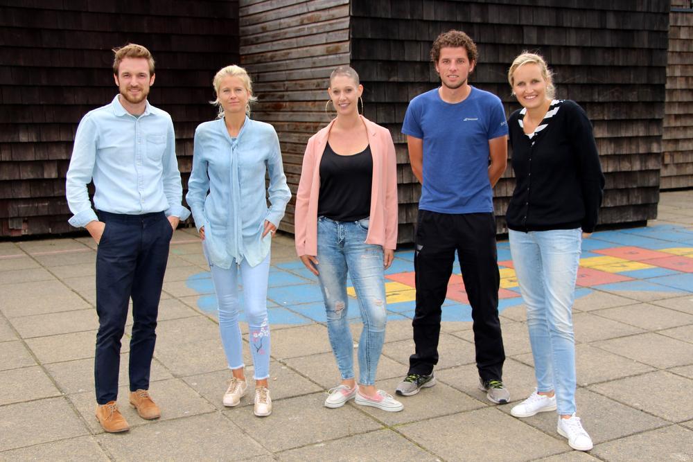 Een deel van het team van de nieuwe school Element: Niels Lievens, Loes Coudeville, Annelore Delbecque, Beau Vanhoutte en Melissa Verfaillie.