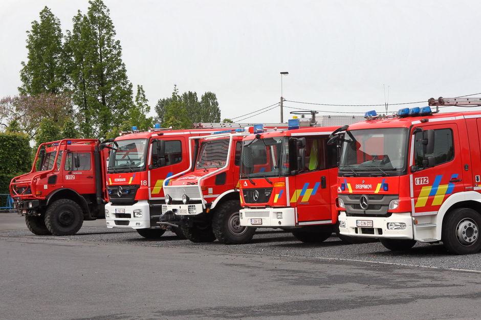 Tientallen brandweerwagens langs de N50, dankzij Vanassche Firefighting.
