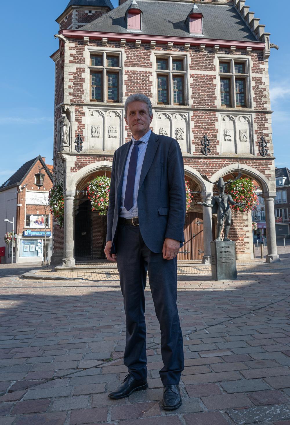 Luc Vannieuwenhuyze weer burgemeester: 