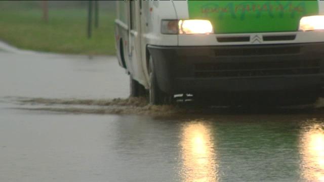 Wateroverlast door felle regenbui in regio Torhout-Oostkamp