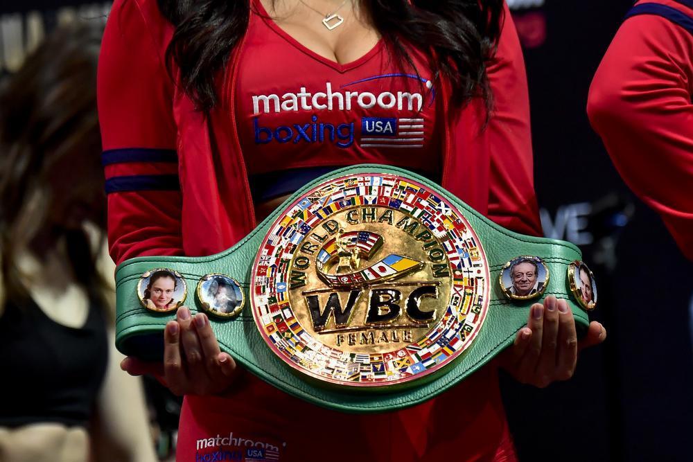Haar WBC-gordel moest ze inleveren: onterecht volgens de kenners.