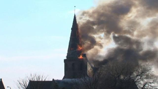 Brand vernielt Sint-Niklaaskerk Westkapelle