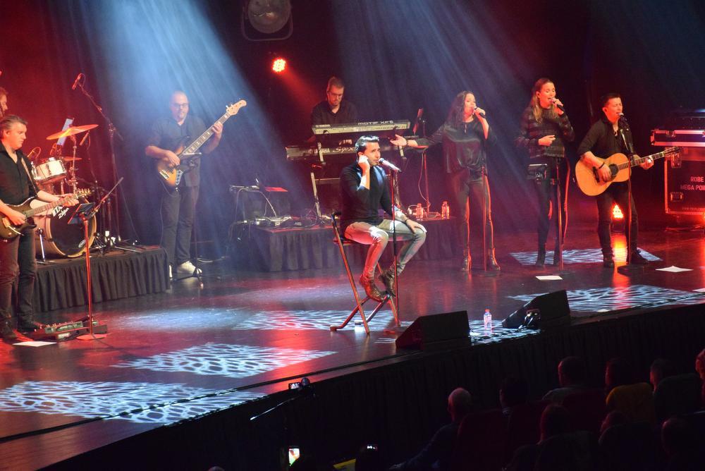 IN BEELD - Jan Smit maakt publiek happy tijdens zijn concert in Kursaal Oostende