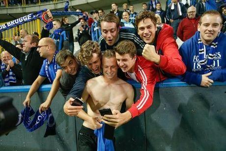 FOTO Nikola Storm poseert voor selfie - en 14 andere leuke FCB-beelden