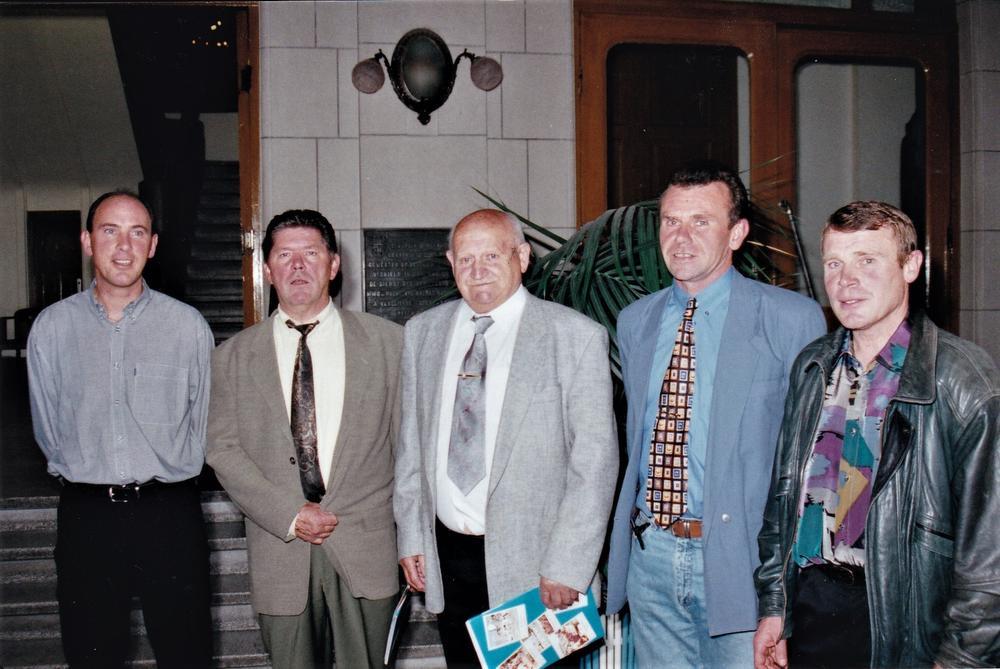 Een foto van een van de legendarische persconferenties met Ivan Messelis, Erik De Vlaeminck, voorzitter Camiel Vergauwe, Ronny De Vos en Norbert Dedeckere.