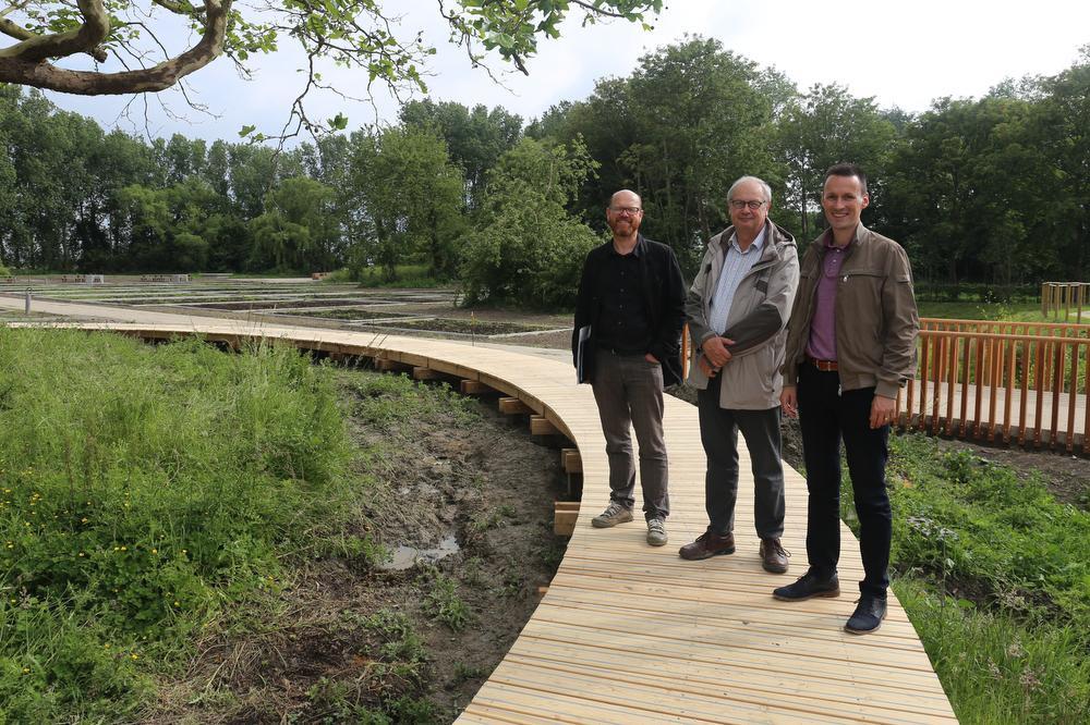 Eli Devriendt, Axel Daenekindt en Björn Anseeuw in het nieuwe park van 13 hectare groot.