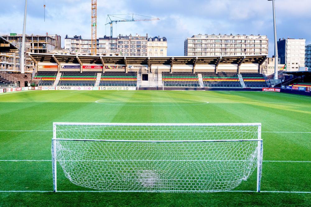 KV Oostende ontvangt zaterdag RSC Anderlecht op de beste grasmat van het land. (Foto's Davy Coghe)