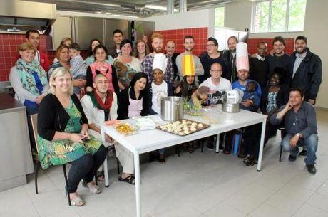 REPORTAGE Ook asielcentrum Vijfwegen viert wereldvluchtelingendag