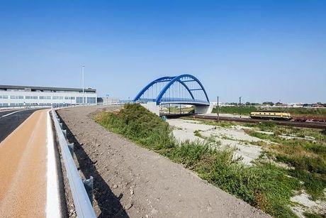 Nieuwe boogbrug in Zwankendamme gaat open voor verkeer