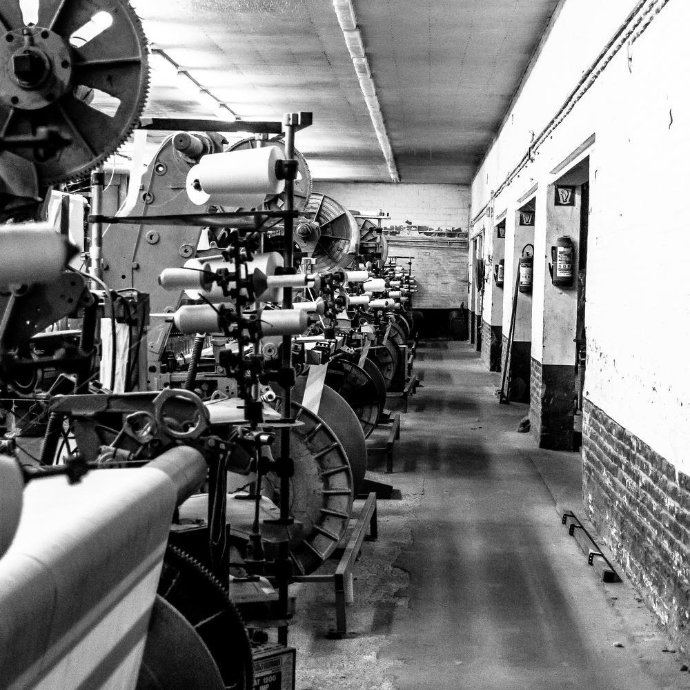 IN BEELD - Nog een laatste keer binnenkijken bij de gesloopte weverij O.J. Van Maele