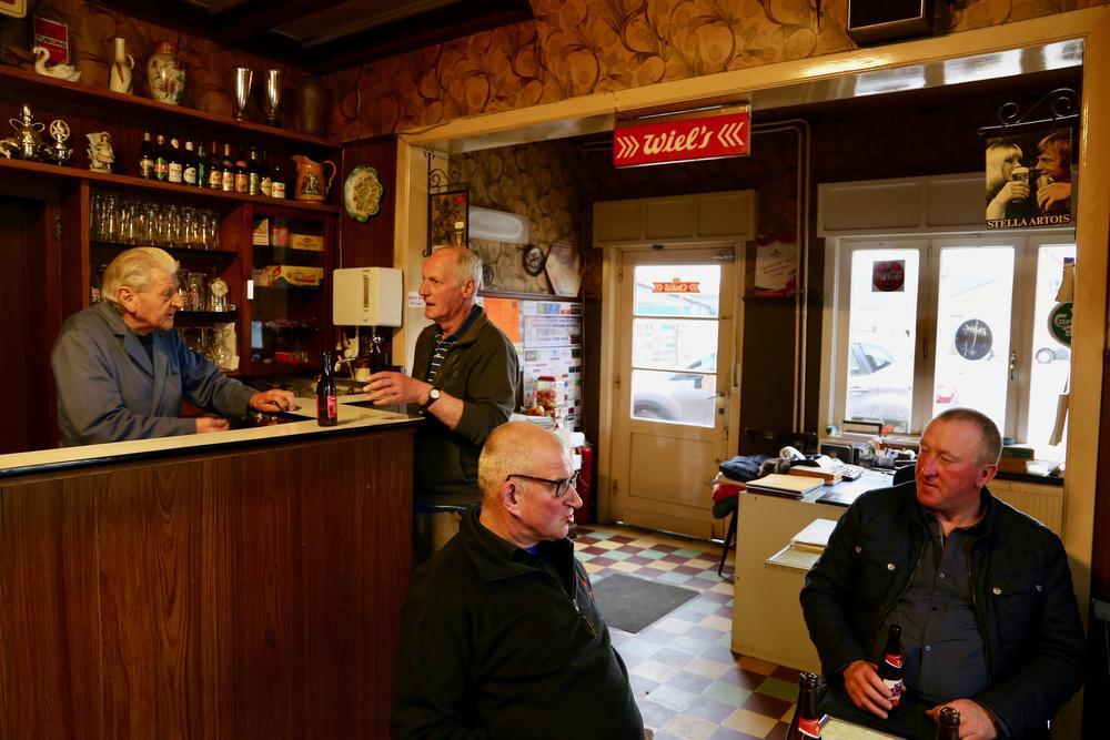 Caféklap in Café De Warande in Zwevezele: 