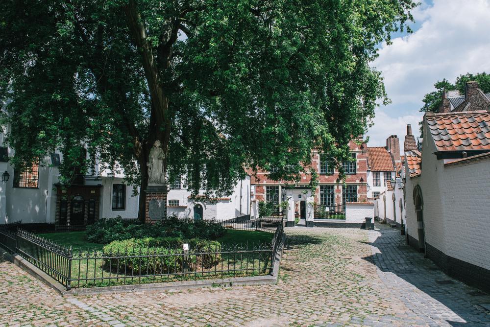 Het Sint-Elisabethbegijnhof is een dorp in de stad: 