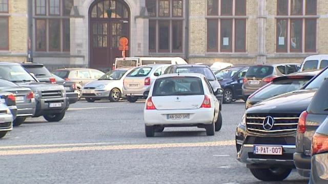 Betalend parkeren in centrum van Ieper wordt stuk duurder, elders invoering blauwe zone