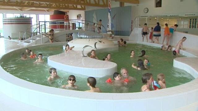 Delegatie uit Kortrijk en Zwevegem doet inspiratie op in zwembad Knokke-Heist