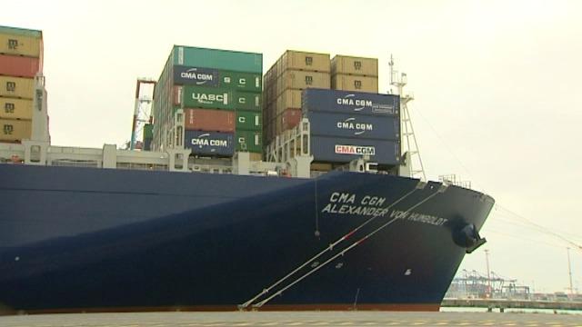 Eén van de grootste containerschepen in haven Zeebrugge