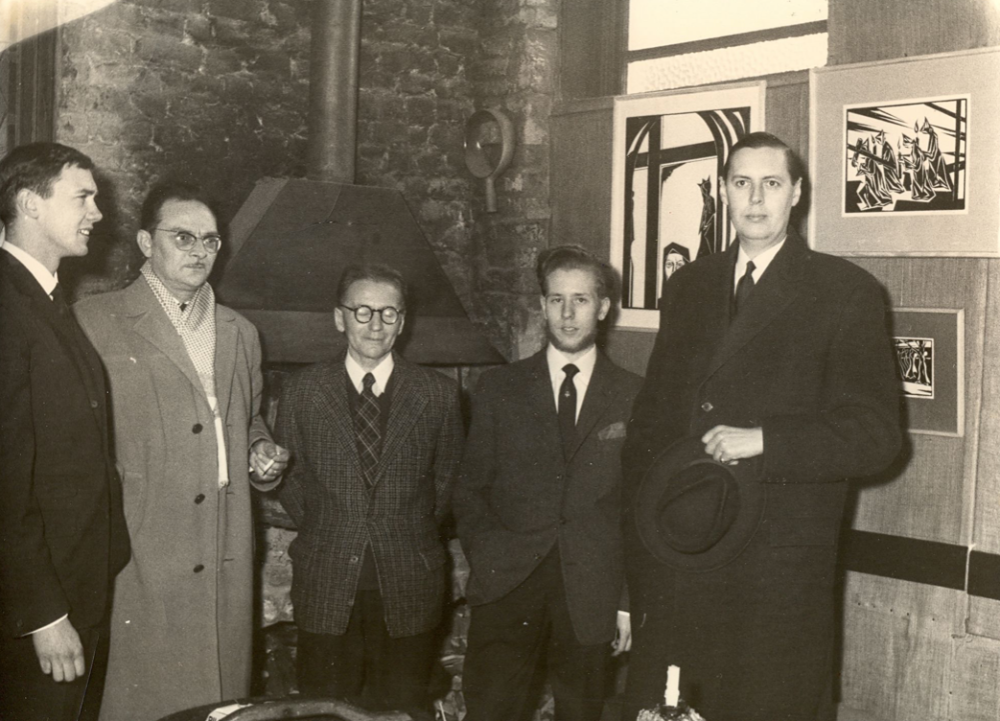 La Chèvre Folle begin jaren zestig met vlnr. uitbater/kunstenaar Alain Depière, kunstenaars Frank Edebau, Gustaaf Sorel, André Sorel en toenmalig burgemeester Jan Piers.