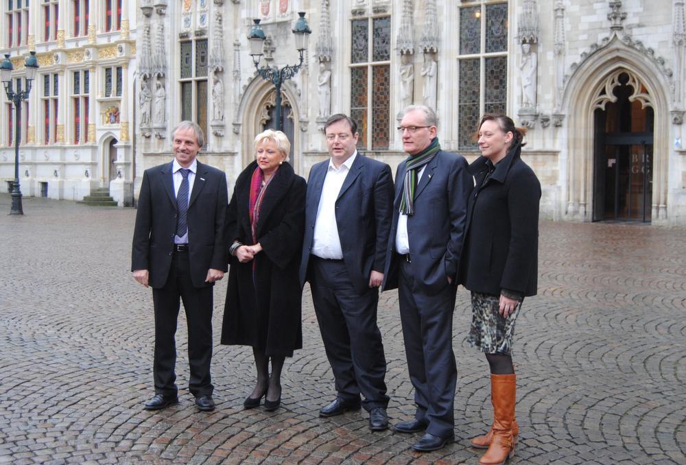 N-VA Brugge, dat eind december 2011 nog trots pronkte met zijn aanwinst voor het stadhuis, moet op zoek naar een nieuwe lijsttrekker. (Foto Belga)