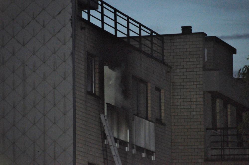 Bewoner ontzet bij uitslaande appartementsbrand in Oostduinkerke