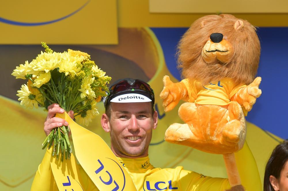 Serge Pauwels heeft met Mark Cavendish eerste gele truidrager in zijn ploeg