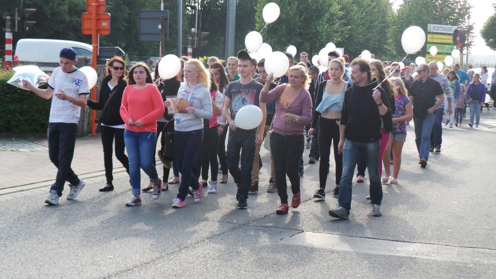 Vrienden en sympathisanten houden serene mars voor vermoorde baby Matheo